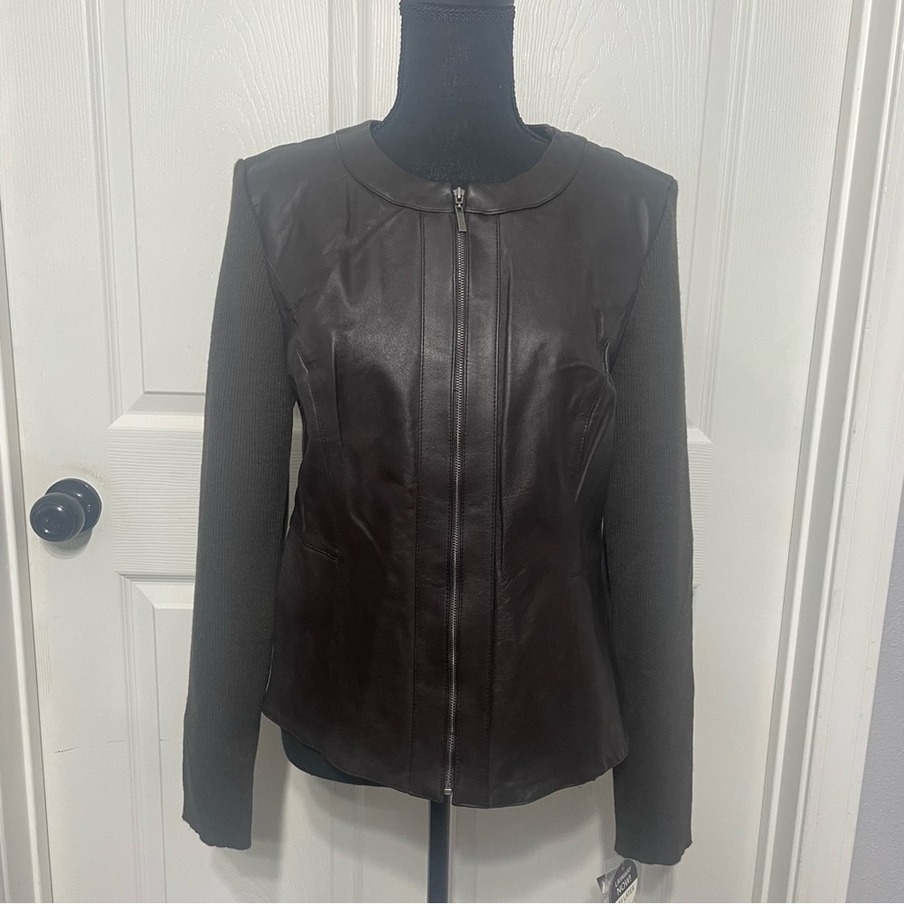 Jaclyn Smith Dark Brown Leather Jacket. Lamb skin. NEW. Size Medium.